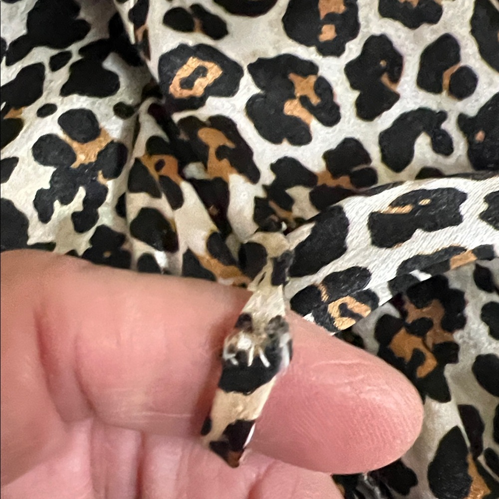 Victoria's Secret Animal Print Satin Robe - Picture 5 of 8